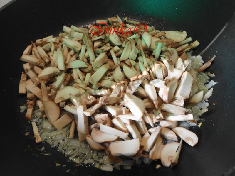 Шаг 3 приготовления Жюльен Оригинальный в мясных корзиночках