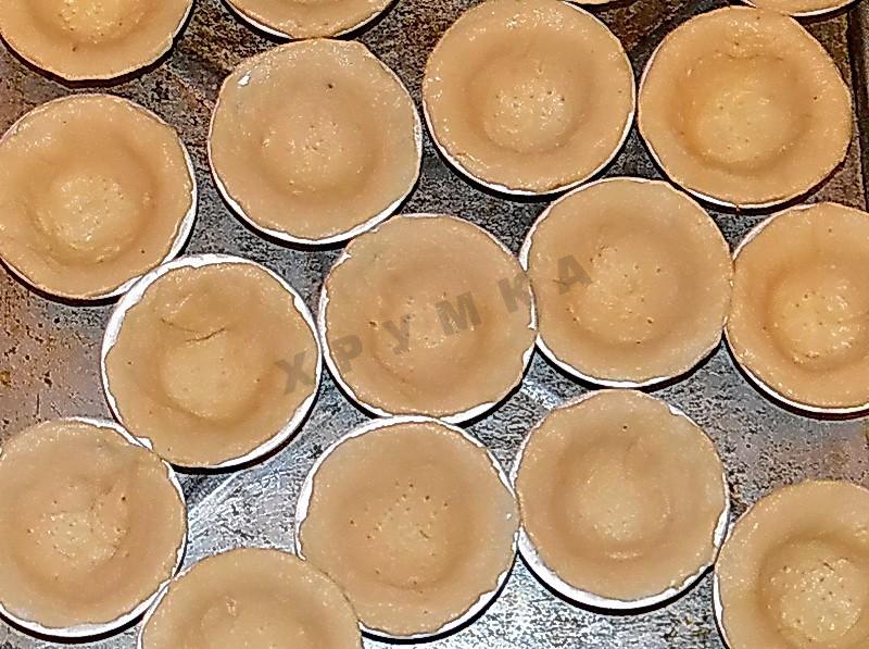 Шаг 9 приготовления Творожные тарталетки с грибами и сыром