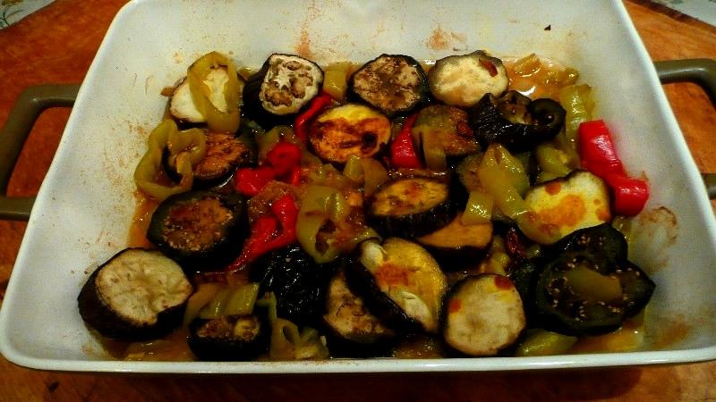 Шаг 11 приготовления Баклажаны в духовке с болгарским перцем, куркумой и специями
