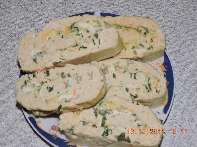 Обложка рецепта Рулет куриный с плавленым сыром чесноком зеленью