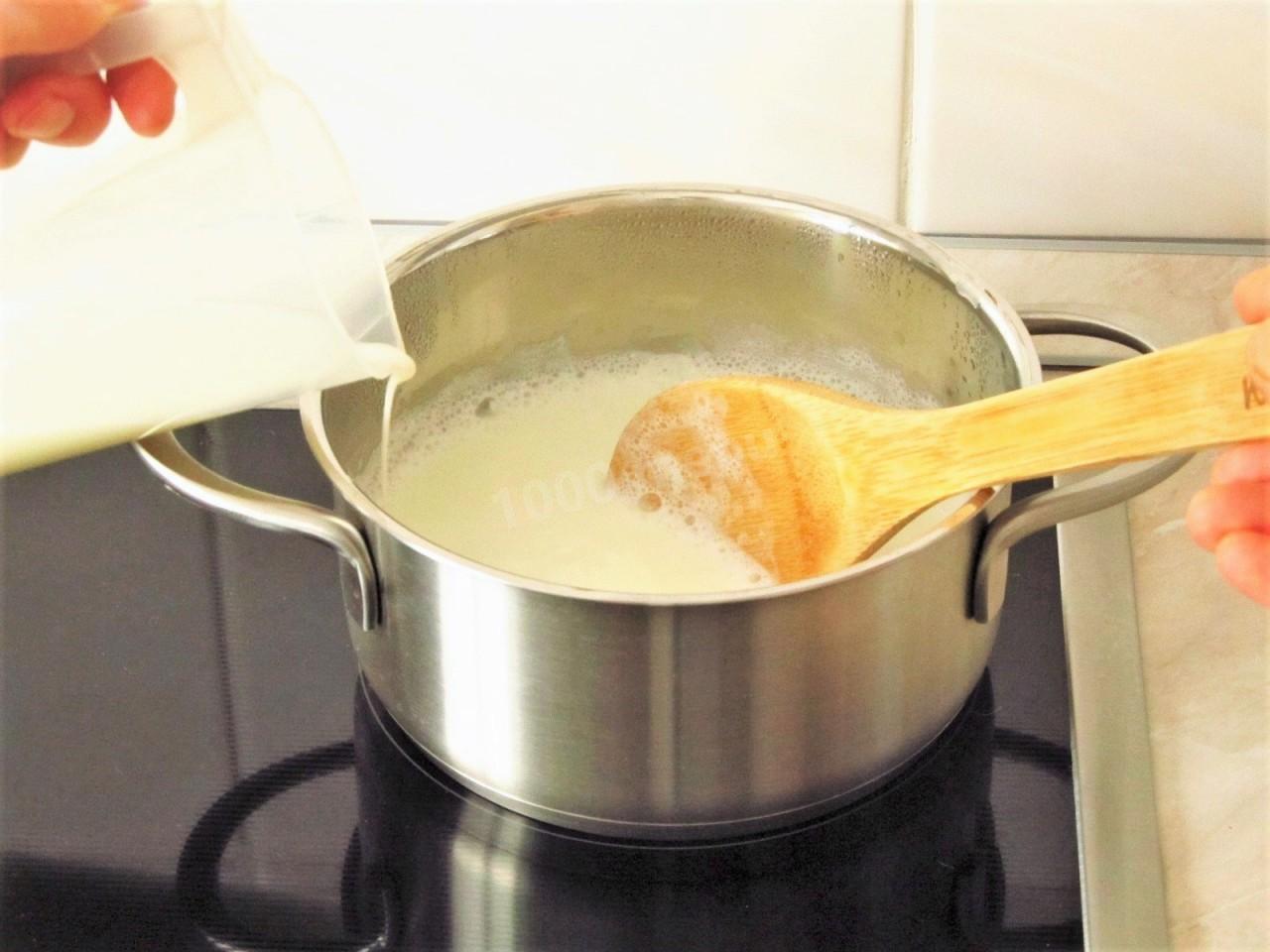 Шаг 5 приготовления Густой молочный кисель из картофельного крахмала