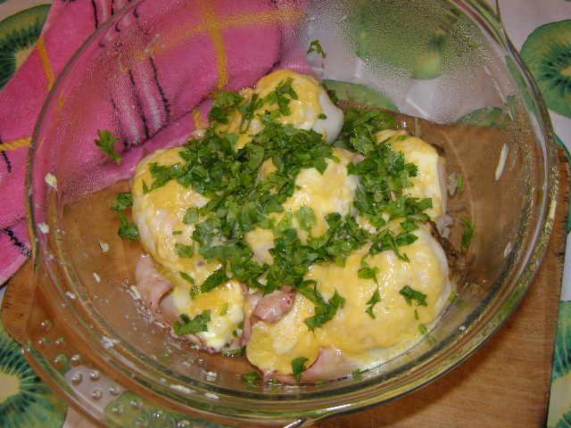 Шаг 11 приготовления Кальмары фаршированные овощами, сыром и шампиньонами