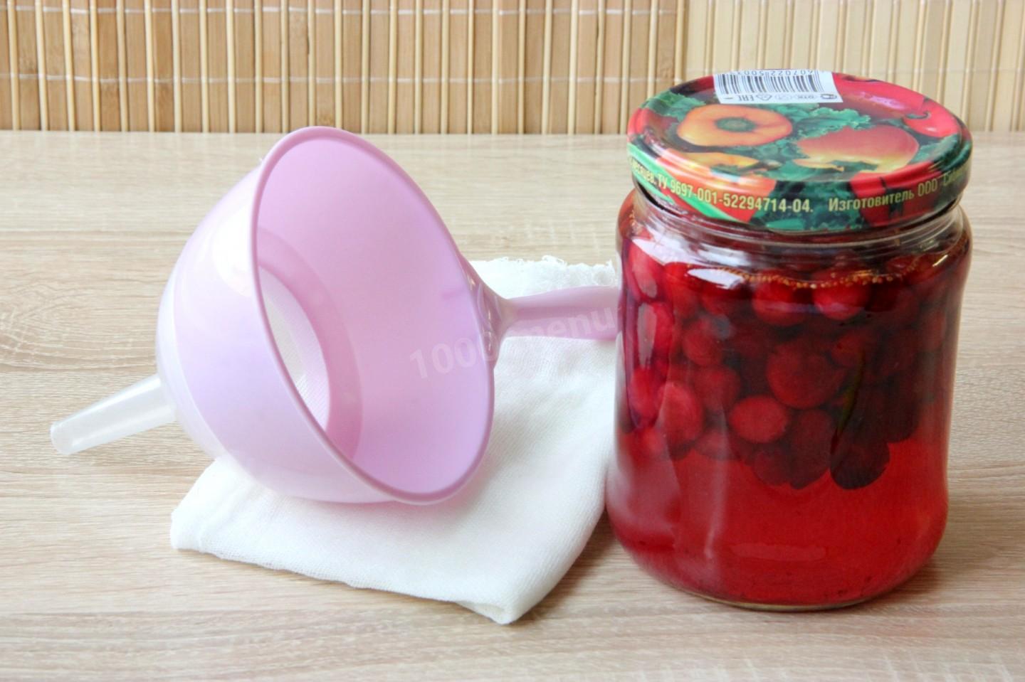 Шаг 7 приготовления Домашняя настойка на клюкве на водке