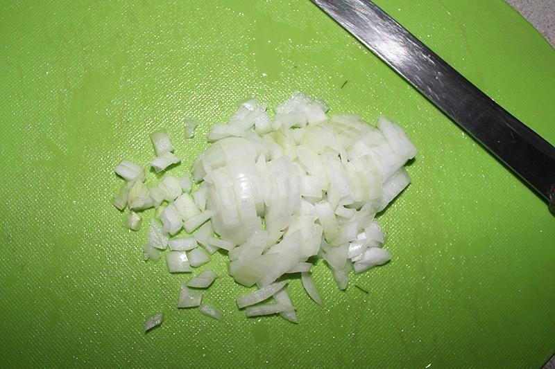 Шаг 12 приготовления Лук фаршированный картошкой и курицей