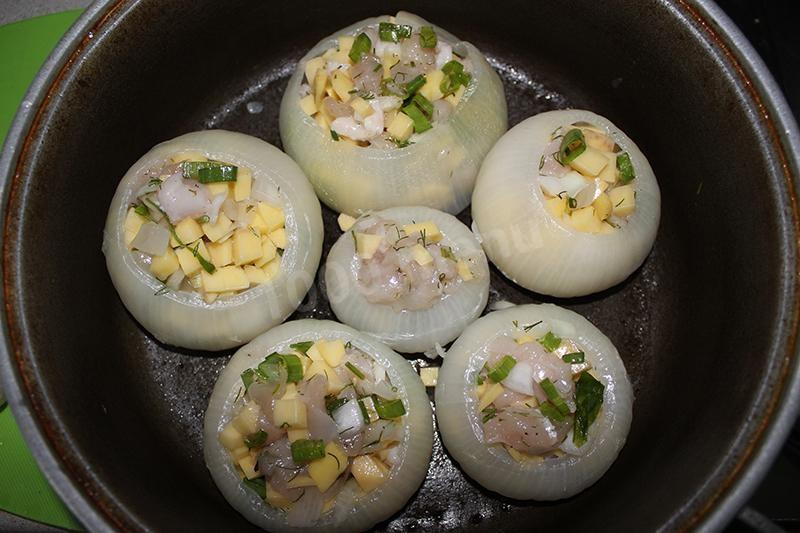 Шаг 22 приготовления Лук фаршированный картошкой и курицей