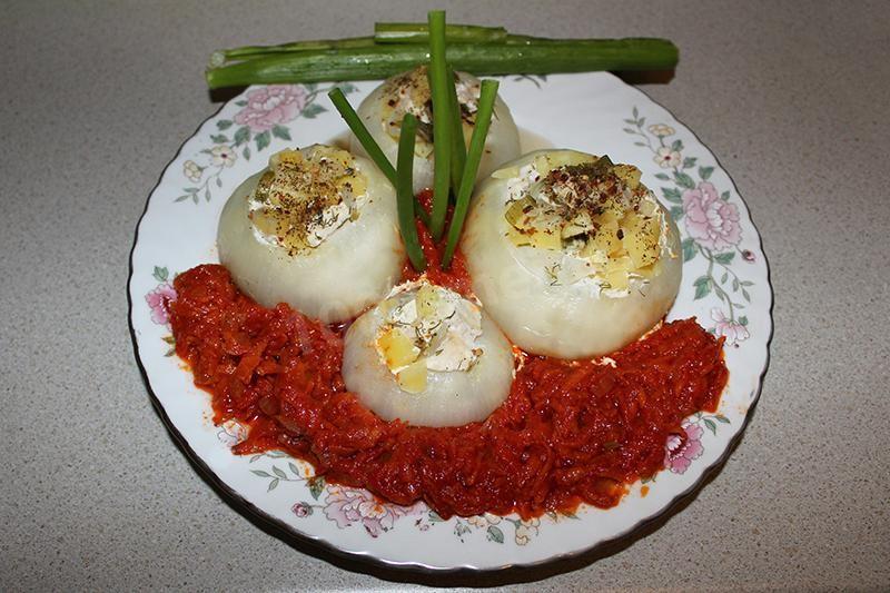 Шаг 25 приготовления Лук фаршированный картошкой и курицей