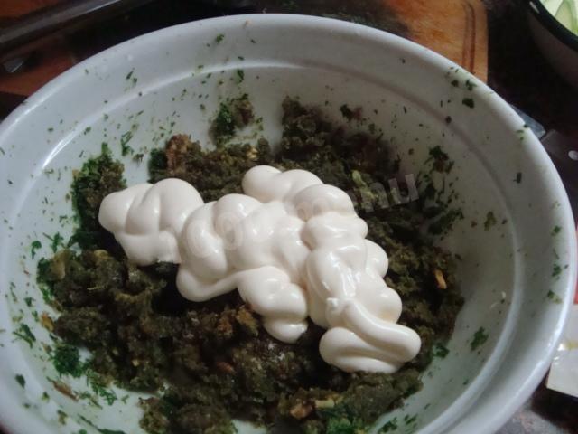 Шаг 9 приготовления Канапе из баклажан с ореховым соусом