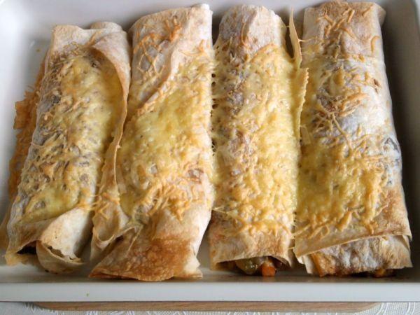 Шаг 16 приготовления Лаваш в духовке с начинкой из овощей