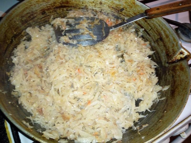 Шаг 5 приготовления Простой капустный рулет из бездрожжевого теста