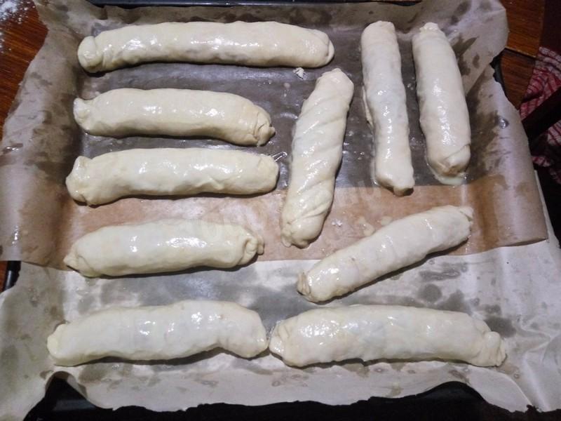 Шаг 9 приготовления Простой капустный рулет из бездрожжевого теста