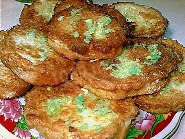 Обложка рецепта Гренки из батона с яйцом, сметаной и чесноком