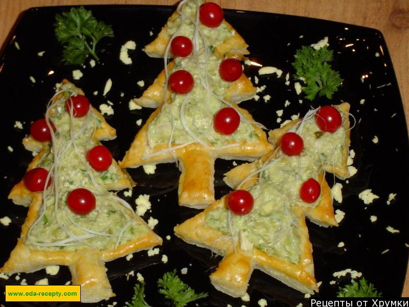 Шаг 9 приготовления Закусочные слойки Новогодние елки