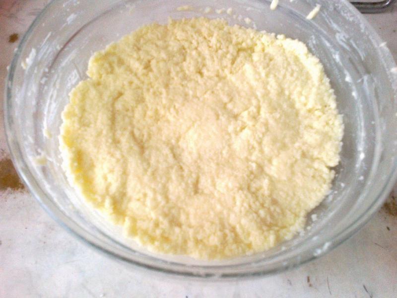 Шаг 10 приготовления Сыр из творога молока и яиц