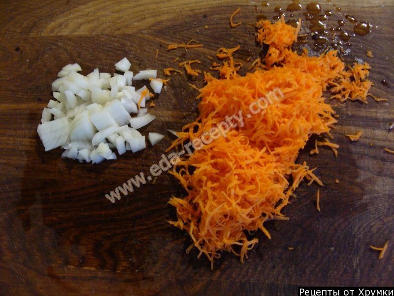 Шаг 4 приготовления Фаршированные шампиньоны в духовке с сыром