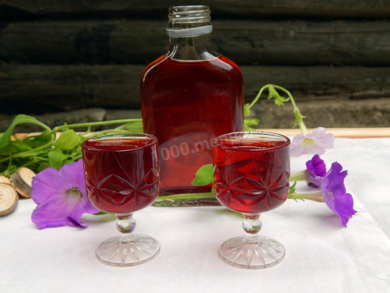Шаг 6 приготовления Настойка из варенья