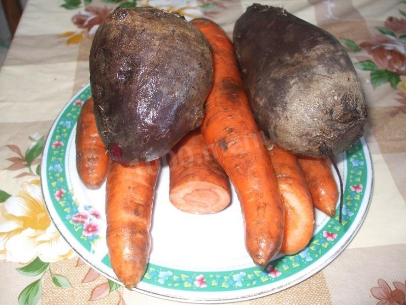Шаг 1 приготовления Морковно свекольный сок