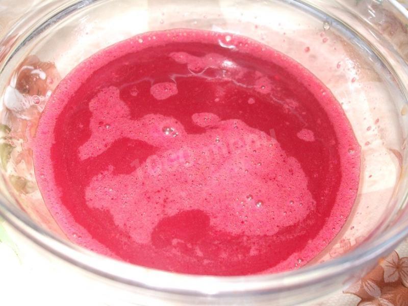 Шаг 8 приготовления Морковно свекольный сок