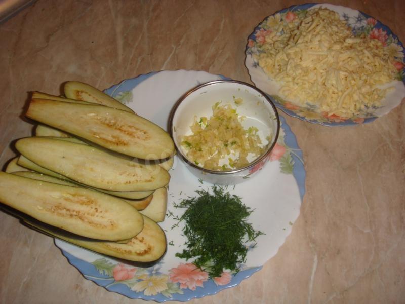 Шаг 2 приготовления Баклажанные рулетики чесночно сырные