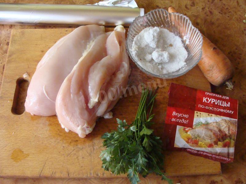 Шаг 1 приготовления Рулет куриный с сыром и морковью в духовке