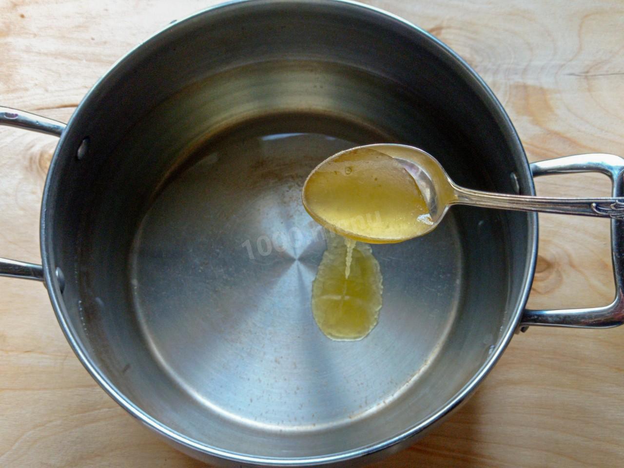 Шаг 3 приготовления Морс из замороженной брусники