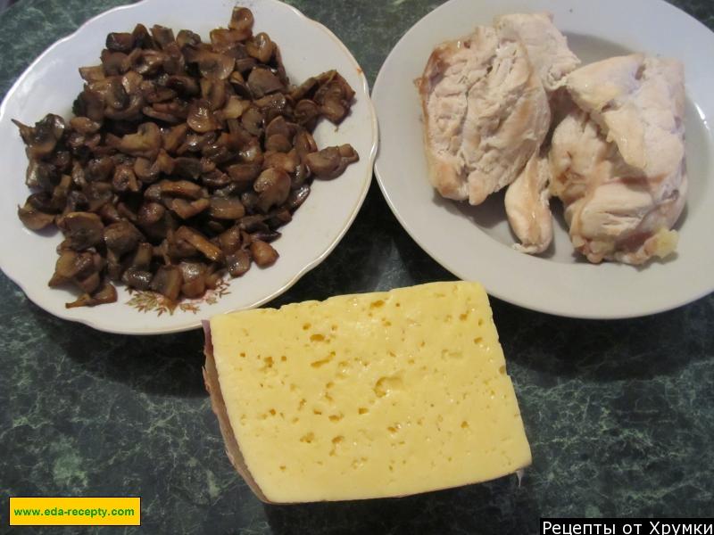 Шаг 1 приготовления Рулет с грибами и сыром, курицей