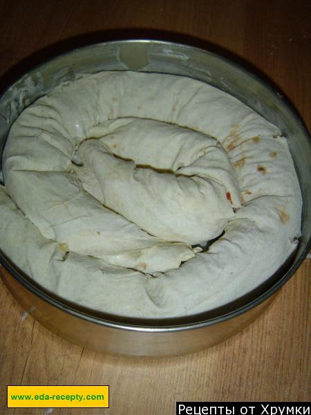 Шаг 10 приготовления Мясной пирог из тонкого лаваша с фаршем и помидорами