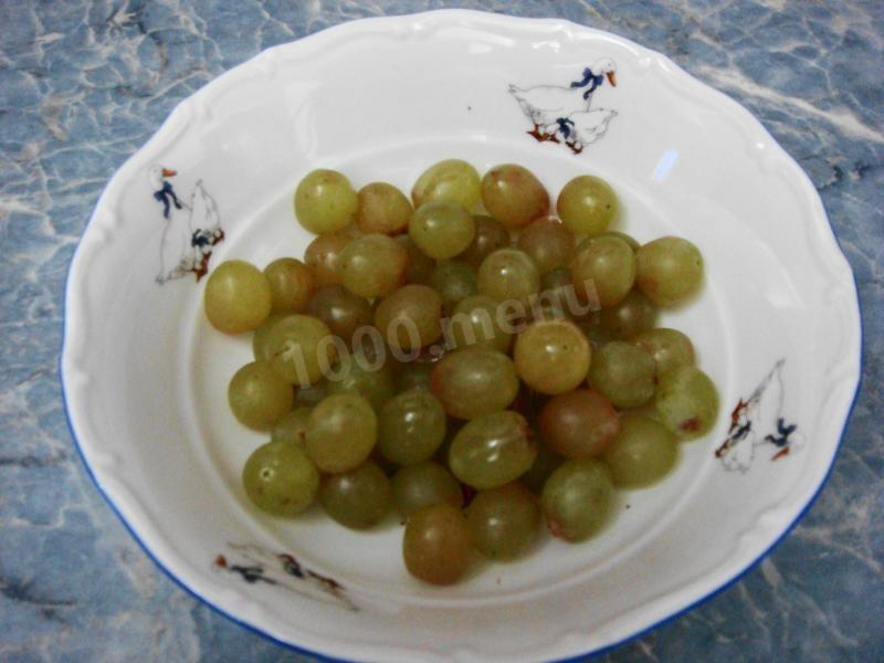 Шаг 2 приготовления Шарики куриные с виноградом