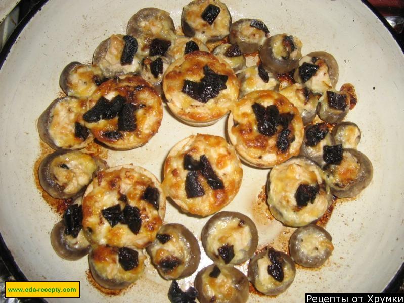 Шаг 10 приготовления Шампиньоны с черносливом
