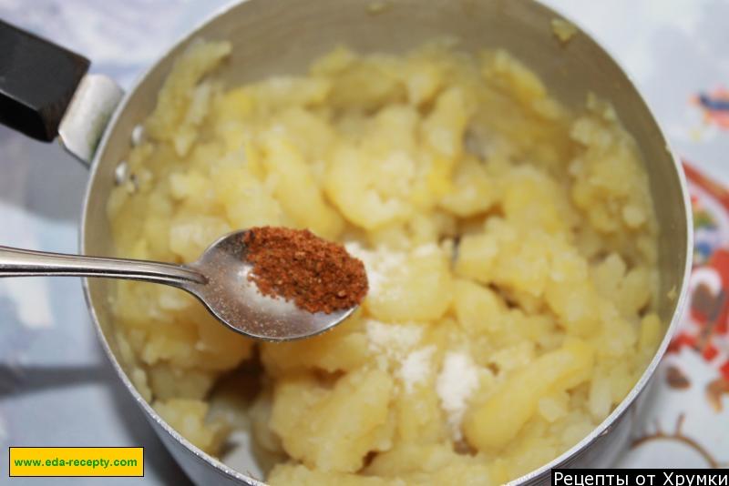 Шаг 5 приготовления Сыр из творога картошки желтков
