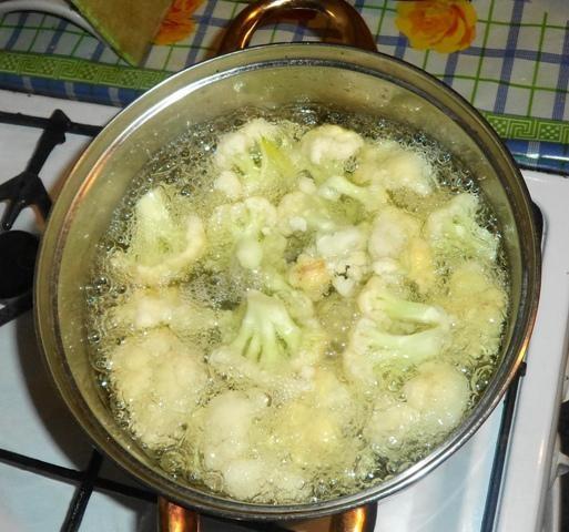 Шаг 2 приготовления Жареная цветная капуста с яйцом на гарнир