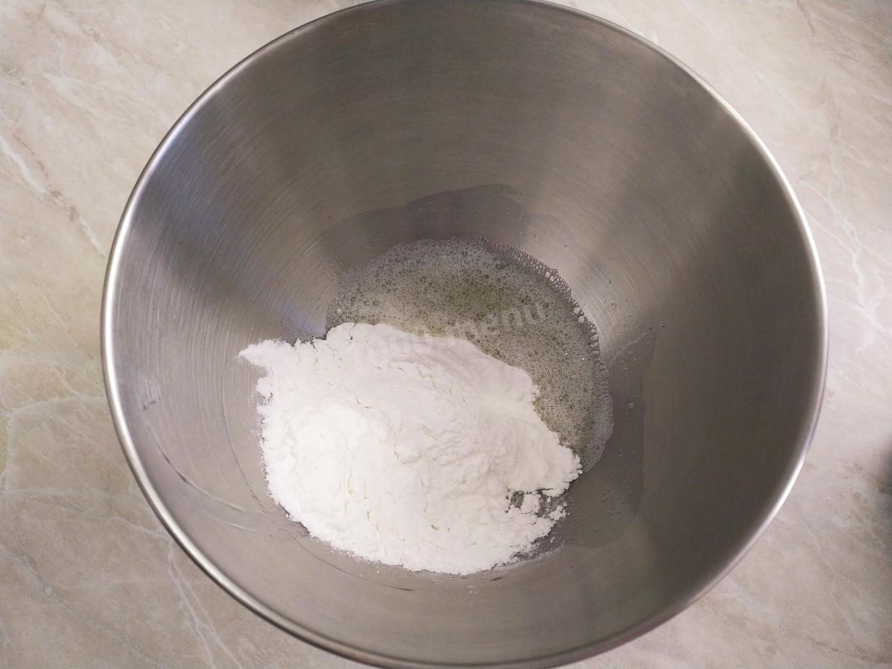 Шаг 4 приготовления Гоголь моголь для кулича