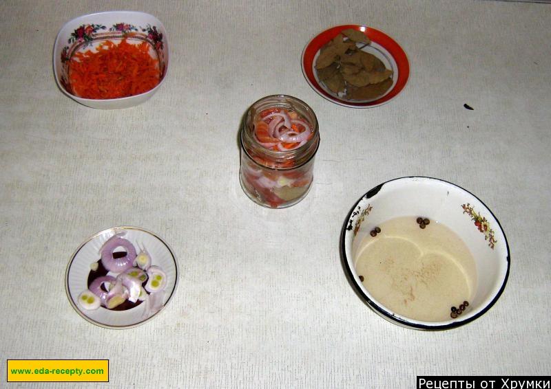 Шаг 6 приготовления Сладкий маринованный лосось с морковью и луком