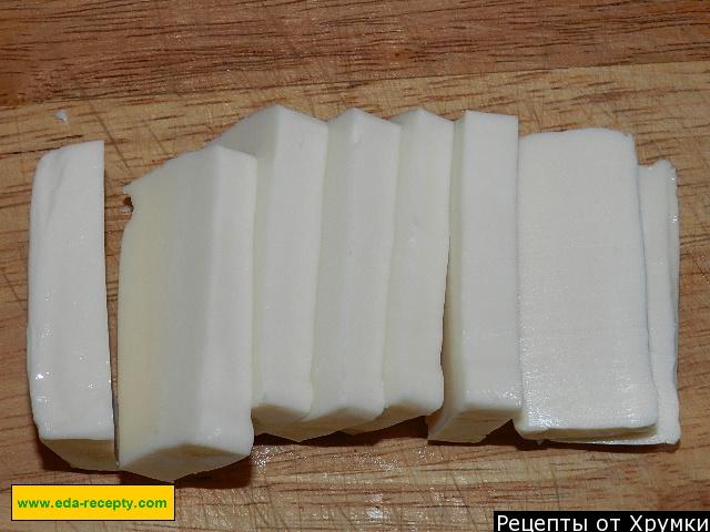 Шаг 4 приготовления салат Дружба с плавленным сыром чесноком и свеклой