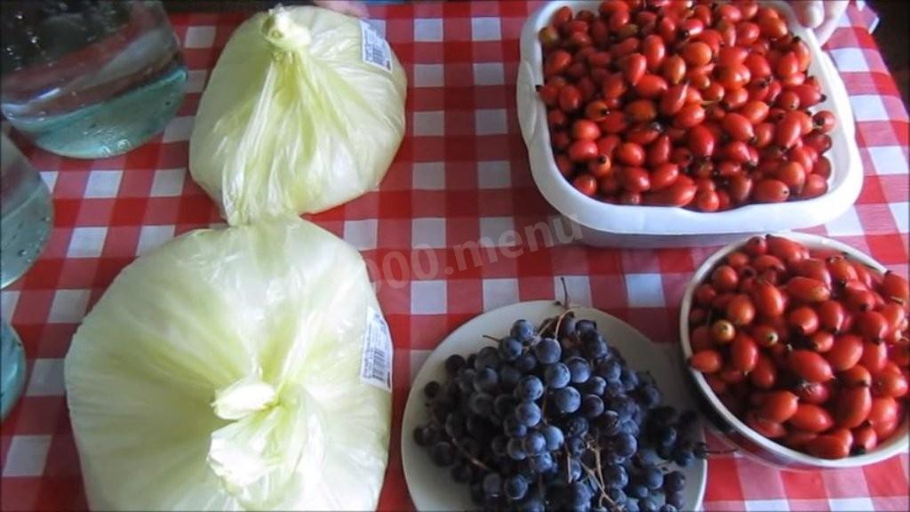 Шаг 1 приготовления Вино из шиповника