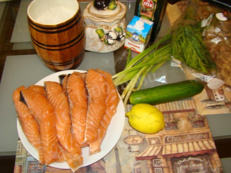 Шаг 1 приготовления Лосось под огуречным соусом