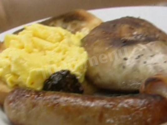 Обложка рецепта Мясные колбаски с яичницей