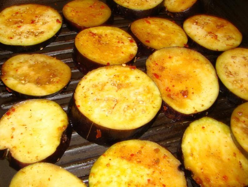 Шаг 6 приготовления Баклажаны жареные на гриле