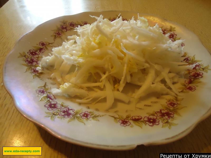 Шаг 2 приготовления Салат из капусты белокочанной с огурцом Кораблик
