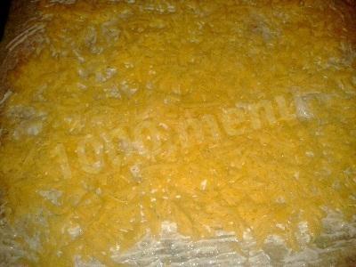 Шаг 2 приготовления Фаршированный лаваш с рыбой, сыром, чесноком, зеленью