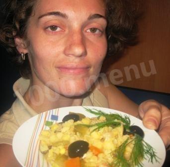 Шаг 7 приготовления Гороховая каша с огурцами морковью и мускатным орехом