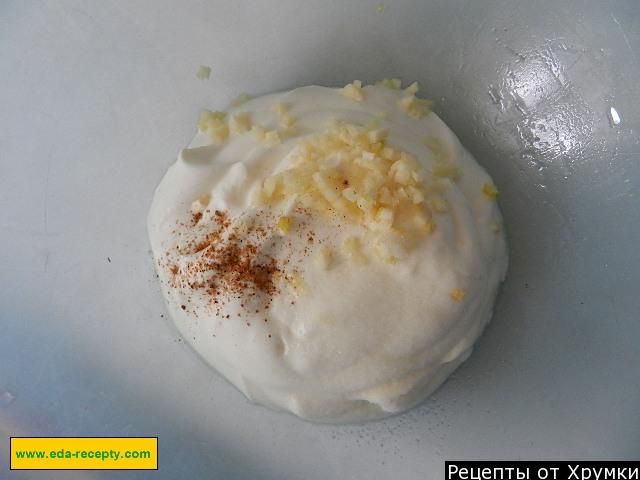 Шаг 7 приготовления Салат Окрошка с грецкими орехами