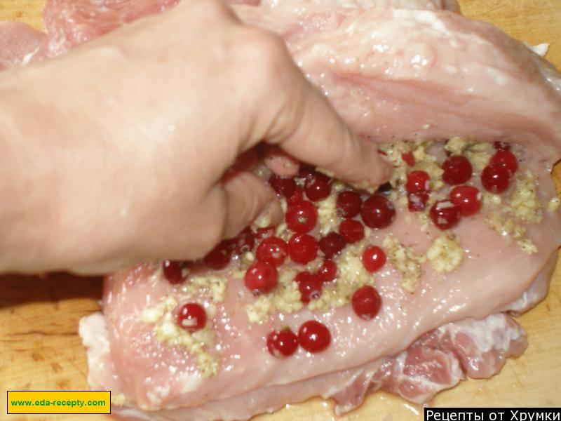 Шаг 4 приготовления Мясо, фаршированное клюквой