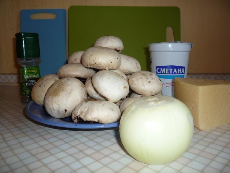 Шаг 1 приготовления Фаршированные шампиньоны с луком и сыром