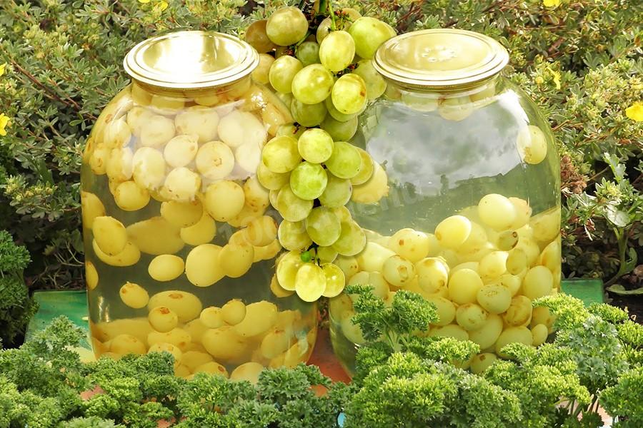 Обложка рецепта Компот из белого винограда