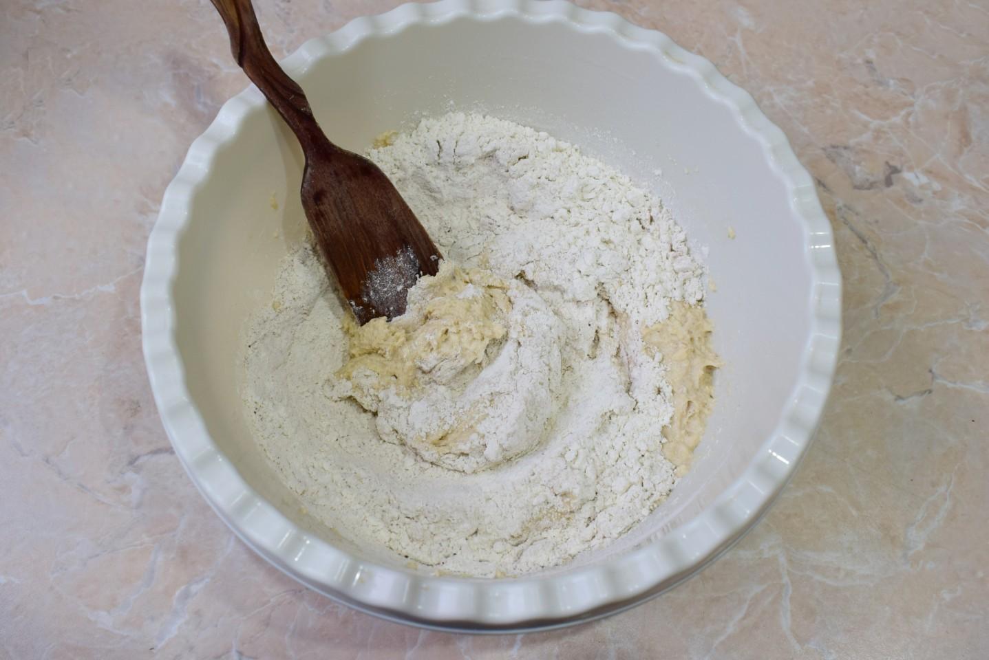 Шаг 5 приготовления Тесто из кукурузной муки