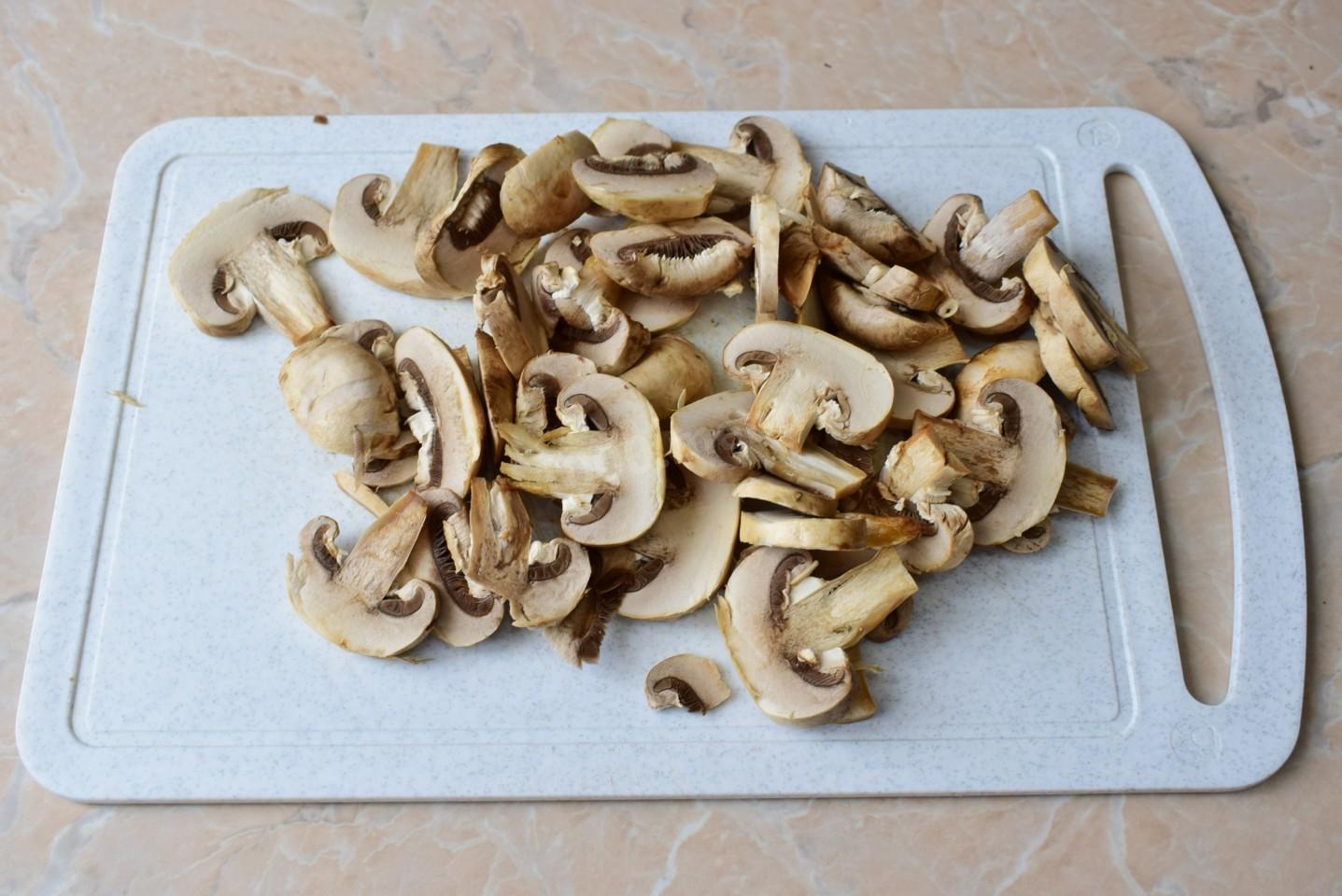 Шаг 3 приготовления Бутерброды с шампиньонами
