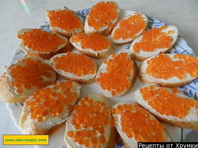 Шаг 4 приготовления Бутерброды с красной икрой Кораблики