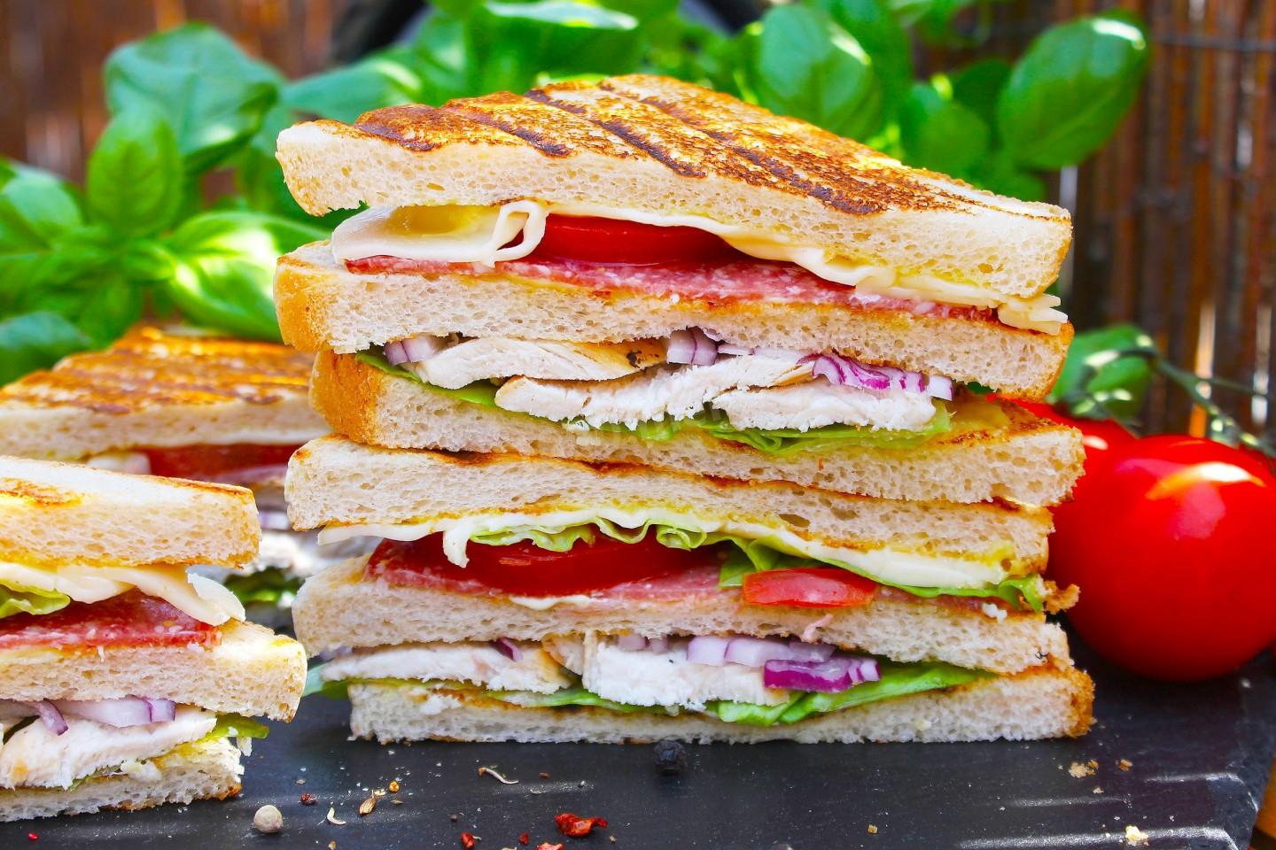 Шаг 20 приготовления Клаб сэндвич с курицей