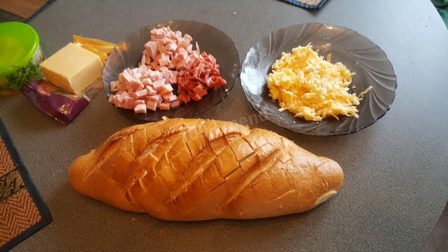 Шаг 2 приготовления Пицца в булке