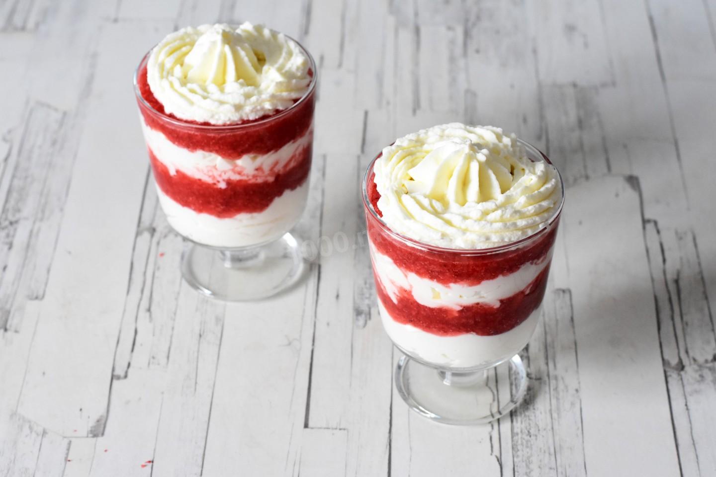 Шаг 7 приготовления Десерт с маскарпоне и клубникой